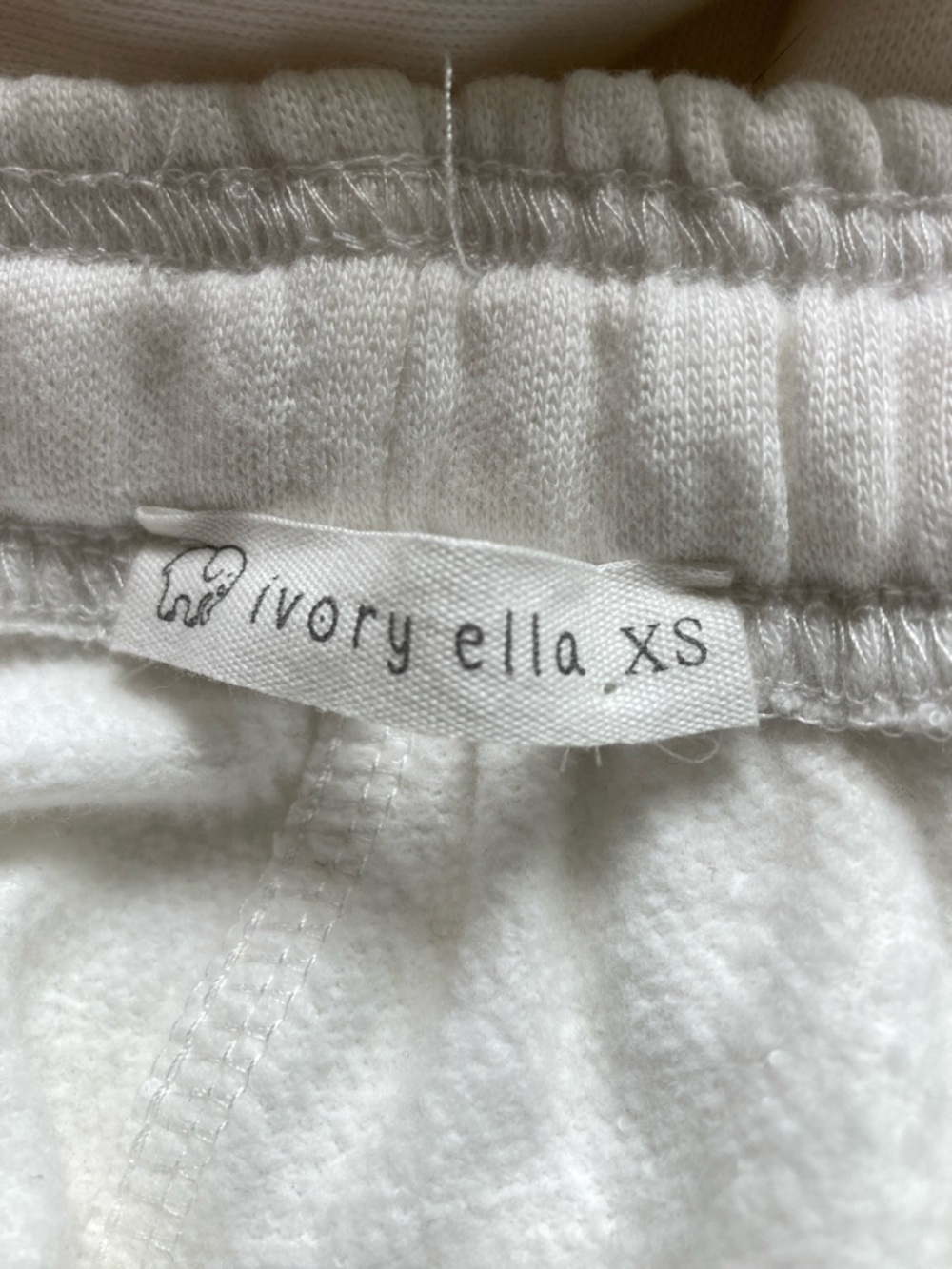 ivory ella Cream Logo Tag Sweatpants - Picture 3 of 8
